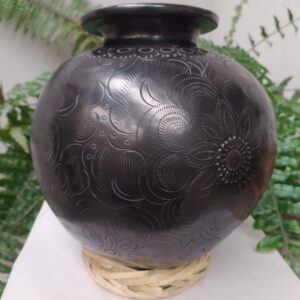 Cántaro liso grabado de flores