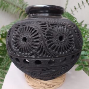 Cántaro rayado con calados distintos