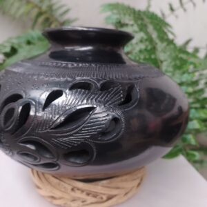 Cántaro nigua calado de flor y hojas