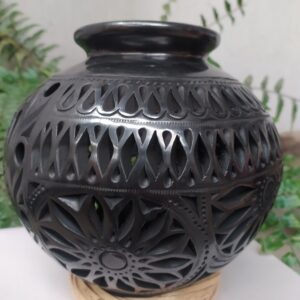 Cántaro calado de rombos, gotas  y franjas de flores