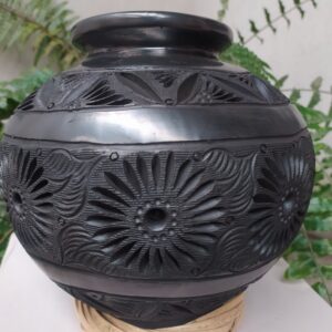 Cántaro rayado con lineas lisas