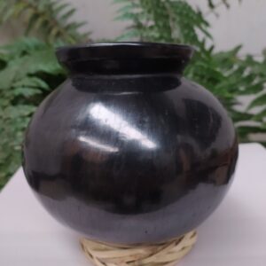 Cántaro pequeño liso de boca grande