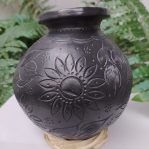 Cántaro pequeño grabado de flores de girasol y hojas grandes