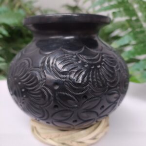 Cántaro pequeño de flores grabadas de doble petalo a 3/4