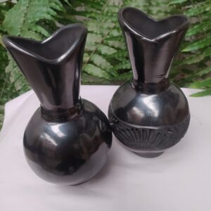 Florero azucena de boca en corazon