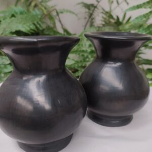 Florero de boca lisa pequeña