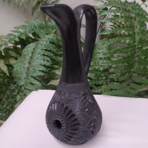 Jarra grande lisa a la mitad y calado