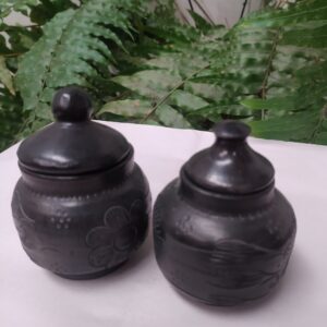 Alajero con tapa en forma de campana