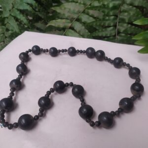 Collar mediano de bolitas