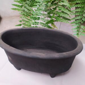 Macetero angosto con cuatro patitas