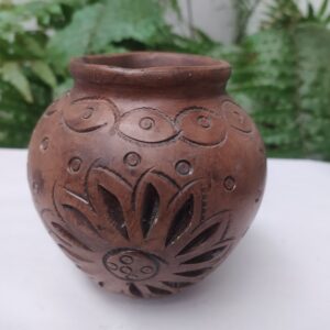 Cántaro pequeño grabado